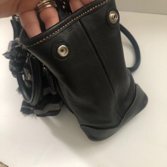 Coach purse black authentic with black and gray scarf - Picture 8 of 10